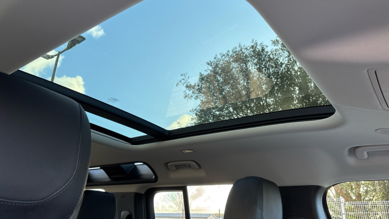 Land Rover Defender 3.0 D250 X-Dynamic S 110 5dr Auto Diesel Estate